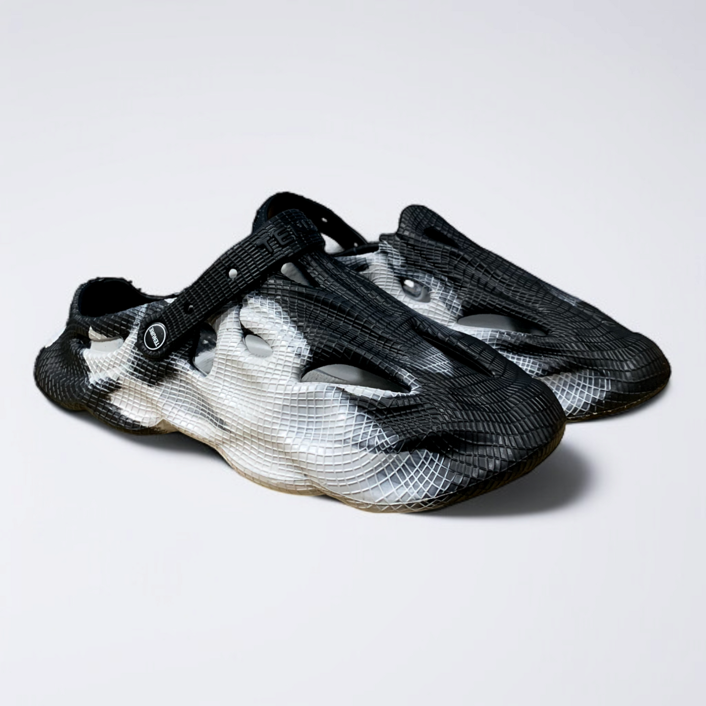 Dynamite Clogs 001