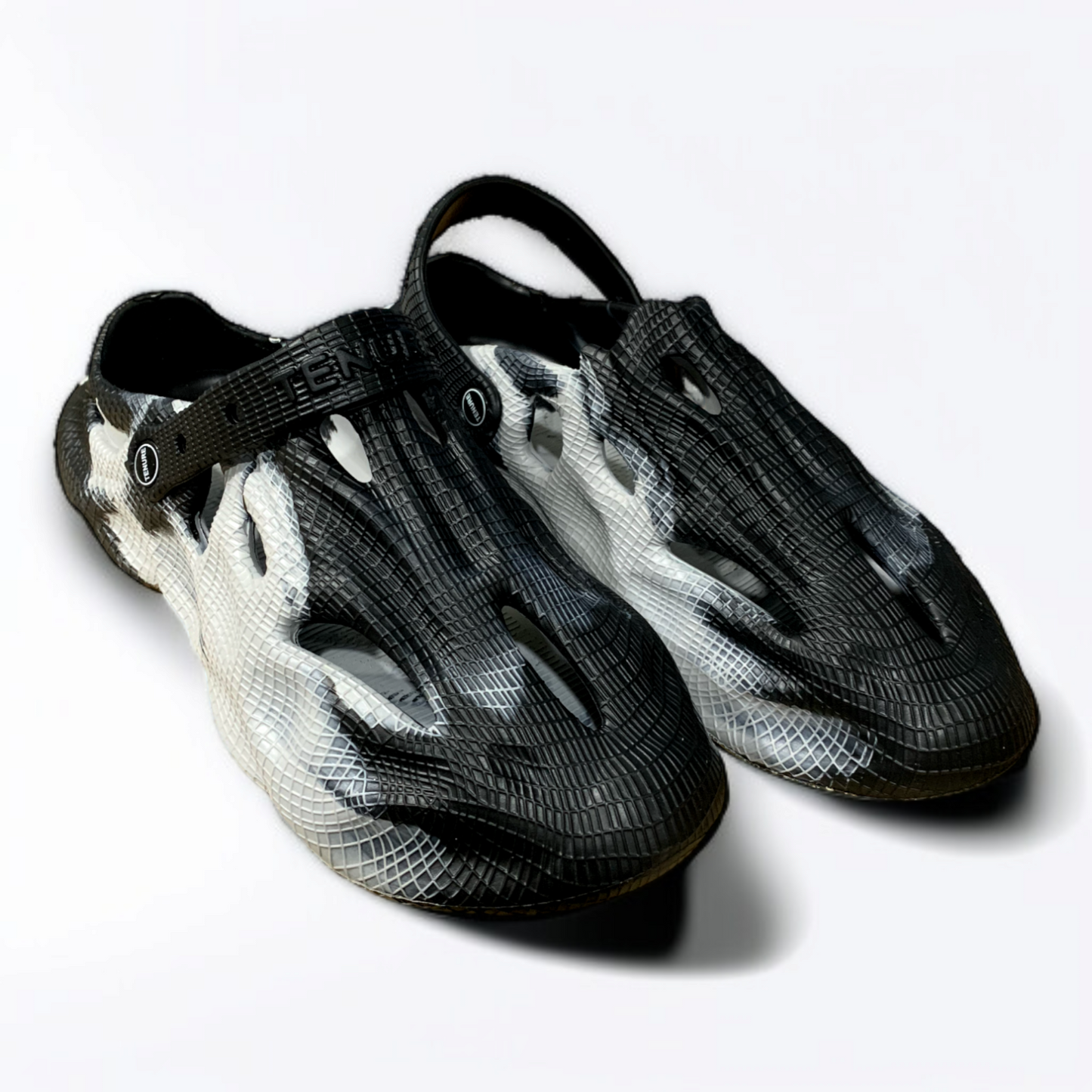 Dynamite Clogs 001
