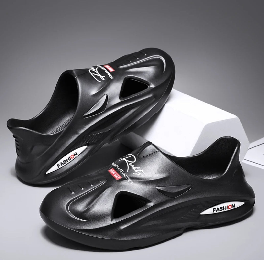 Men's Soft Sole Comfortable Clogs Outdoor Beach Wear